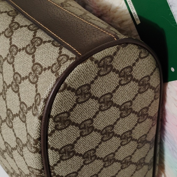 SALE! Authentic Gucci GG Supreme Drawstring Vintage Shoulder Bag - Picture 10 of 16